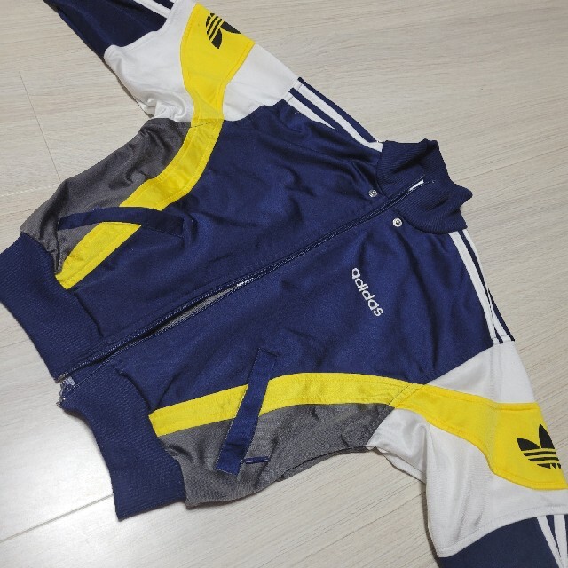 adidas(アディダス)のアディダス ジャージ キッズ/ベビー/マタニティのキッズ服男の子用(90cm~)(ジャケット/上着)の商品写真