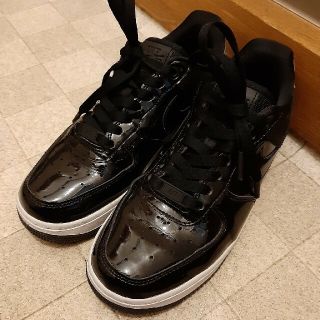 ナイキ(NIKE)のナイキ　エアフォースワン　レア　黒エナメル　24(スニーカー)