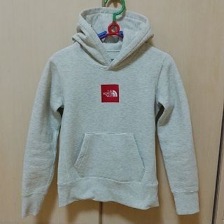 ノースフェイス(THE NORTH FACE) ボックスロゴ パーカー(レディース)の ノースフェイス(THE NORTH FACE) ボックスロゴ パーカー(レディース)の