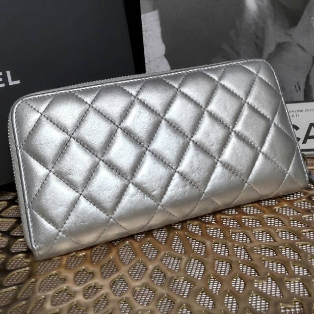 CHANEL - シャネル シルバー☆ラウンドファスナー マトラッセ 長財布の