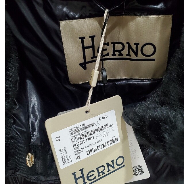 HERNO(ヘルノ)のヘルノダウンブラック42未使用 レディースのジャケット/アウター(ダウンコート)の商品写真