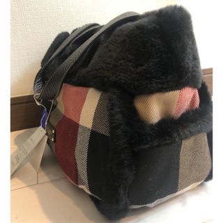 バーバリーブルーレーベル(BURBERRY BLUE LABEL)の期間限定特別値下げ新品タグ付きバーバリーブルークレストブリッジ　エコファーバッグ(トートバッグ)