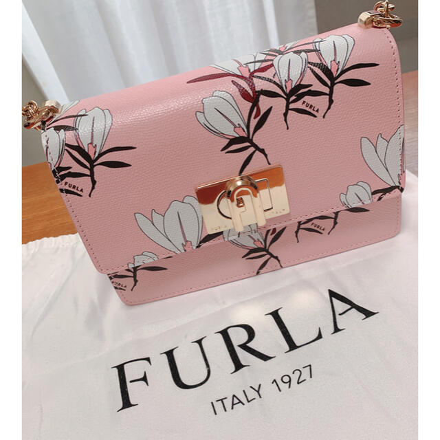 Furla(フルラ)のフルラ♡処分前価格！花柄チェーンバッグ レディースのバッグ(ショルダーバッグ)の商品写真