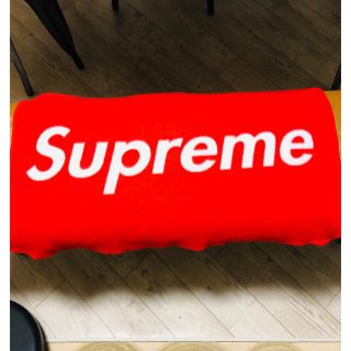 シュプリーム(Supreme)のSupreme シュプリーム　フリースブランケット　非売品　レア　膝掛け(毛布)