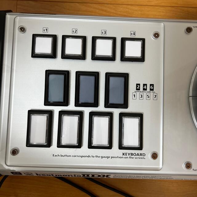 KONAMI(コナミ)の beatmania iidx プレミアムコントローラー エンタメ/ホビーのゲームソフト/ゲーム機本体(家庭用ゲーム機本体)の商品写真