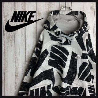 NIKE - 【最高デザイン】ナイキ☆ワンポイント刺繍 パーカー 入手困難