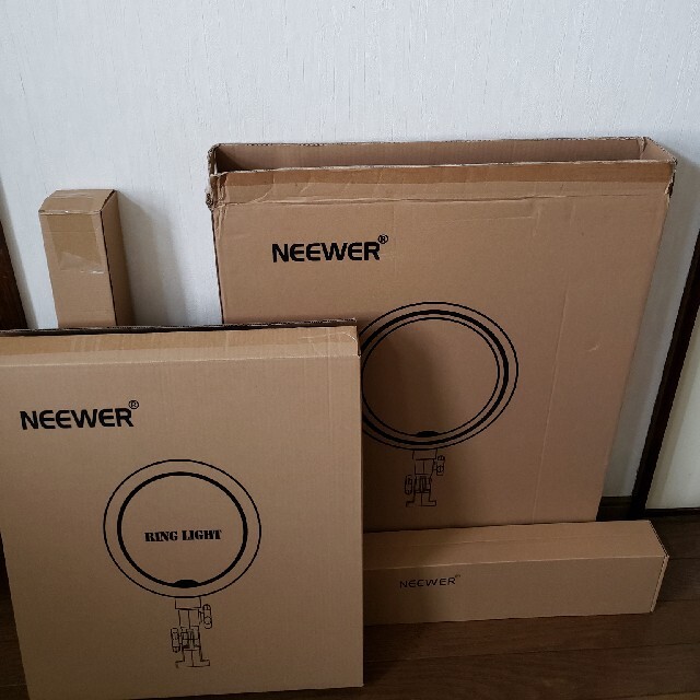 Neewer LEDリングライト 55W 5500K　NANA様専用 スマホ/家電/カメラのカメラ(ストロボ/照明)の商品写真
