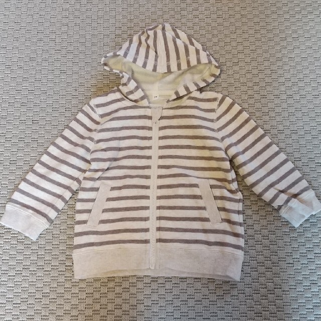 MUJI (無印良品)(ムジルシリョウヒン)のMUJI ボーダーパーカー 90サイズ キッズ/ベビー/マタニティのキッズ服女の子用(90cm~)(ジャケット/上着)の商品写真