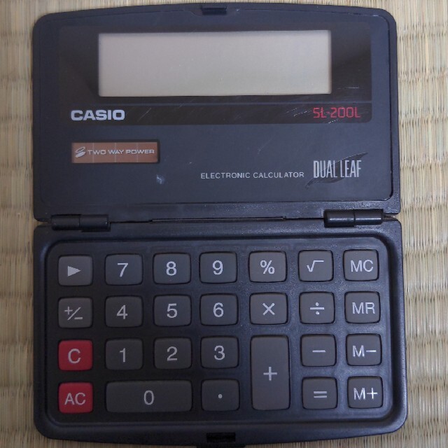 CASIO(カシオ)のカシオコンパクト電卓　CASIO SL-200L インテリア/住まい/日用品のオフィス用品(オフィス用品一般)の商品写真
