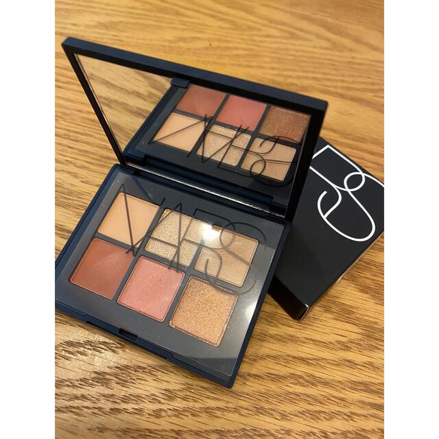 NARS(ナーズ)のNARS ヴォワヤジュール　アイシャドーパレット コスメ/美容のベースメイク/化粧品(アイシャドウ)の商品写真