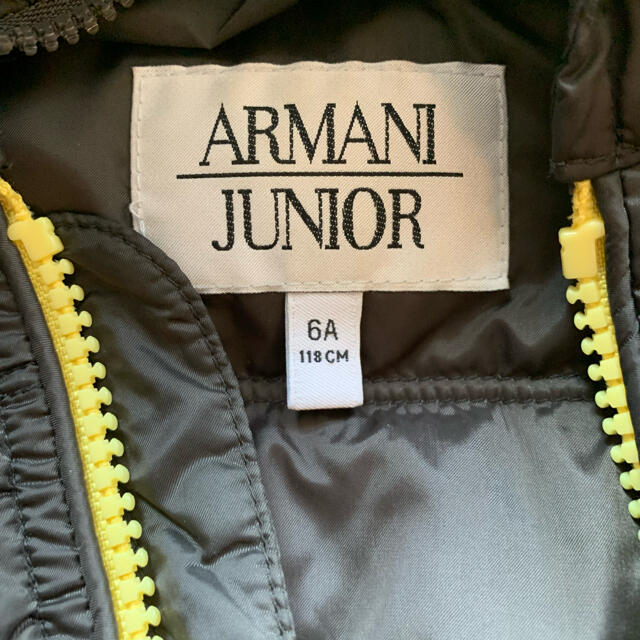 ARMANI JUNIOR(アルマーニ ジュニア)の最終価格　アルマーニジュニア　ダウン　ダウンベスト　6A 110-120 キッズ/ベビー/マタニティのキッズ服男の子用(90cm~)(コート)の商品写真