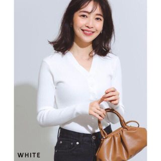 ザラ(ZARA)の新品タグ付☆basement online 襟付きVネックニットトップス/白(ニット/セーター)