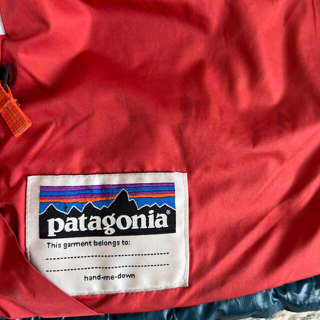 patagonia(パタゴニア)のパタゴニア　ダウン　120cm  XS  再値下げしました‼︎ 早い者勝ち⭐︎ キッズ/ベビー/マタニティのキッズ服男の子用(90cm~)(ジャケット/上着)の商品写真