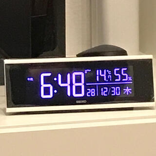 セイコー(SEIKO)のSEIKO セイコー　電波　置き時計　グラデーション機能付き　70色(置時計)