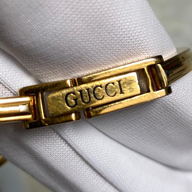 Gucci(グッチ)のグッチ 時計 チェンジベゼル バングル クオーツ ゴールド  レディースのファッション小物(腕時計)の商品写真