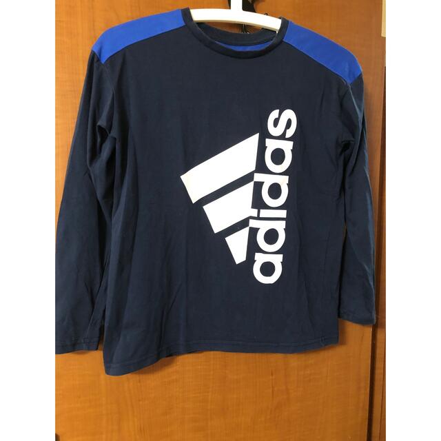 adidas(アディダス)のアディダス　キッズ長袖Tシャツ キッズ/ベビー/マタニティのキッズ服男の子用(90cm~)(Tシャツ/カットソー)の商品写真