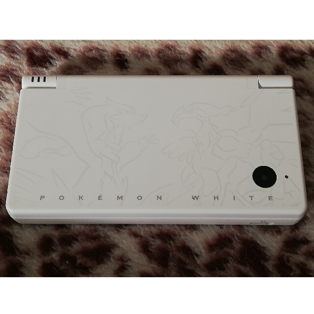 ニンテンドーDSi  レシラム・ゼクロムエディション