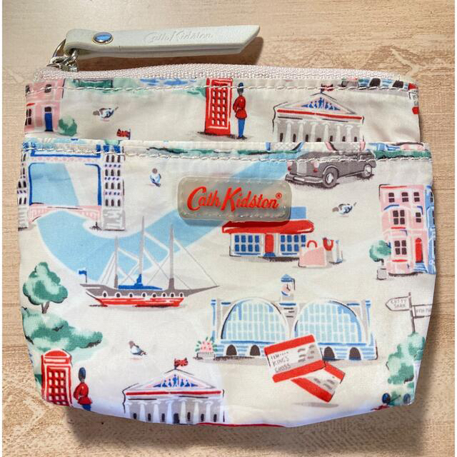 Cath Kidston(キャスキッドソン)の【正規品】キャスキッドソン　テッシュポーチ レディースのファッション小物(ポーチ)の商品写真