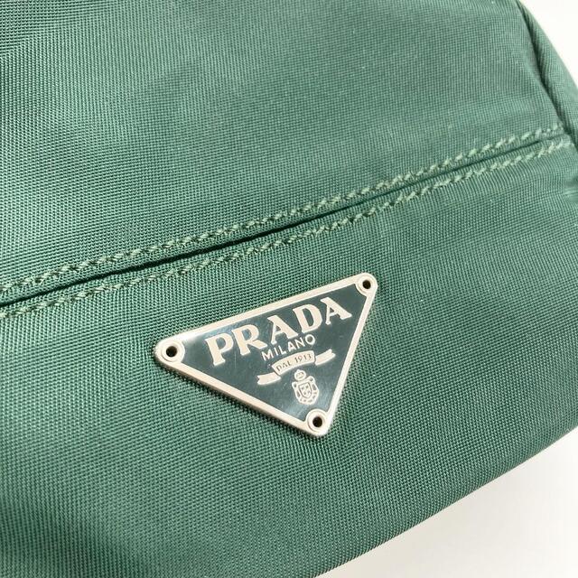 PRADA(プラダ)のPRADA プラダ ティッシュケース　ポーチ　レア　グリーン　新品未使用 レディースのファッション小物(ポーチ)の商品写真