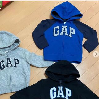 ギャップキッズ(GAP Kids)の新品未使用GAP ベビー　パーカー　2years oldサイズ　95cmくらい(ジャケット/上着)