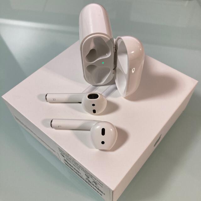 Apple(アップル)の【ジャンク】Apple AirPods 第一世代 正規品 スマホ/家電/カメラのオーディオ機器(ヘッドフォン/イヤフォン)の商品写真