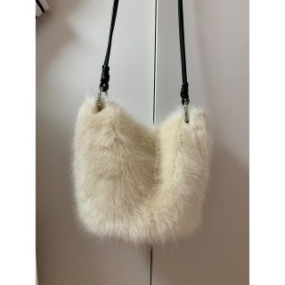 ザラ(ZARA)のファーバッグ(ショルダーバッグ)