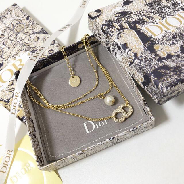 Dior(ディオール)の‼️3日間SALE‼️Diorネックレス 箱 紙袋 シール付き★ レディースのアクセサリー(ネックレス)の商品写真