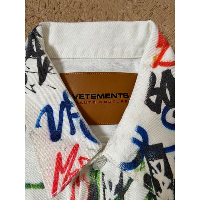 Balenciaga(バレンシアガ)の美品 VETEMENTS ヴェトモン 20SS グラフィティ デニムジャケット メンズのジャケット/アウター(Gジャン/デニムジャケット)の商品写真