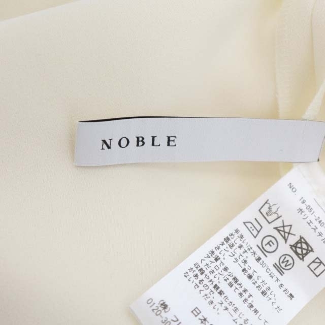 Noble(ノーブル)のノーブル NOBLE 19SS ブラウス シャツ 半袖 バックボタン アイボリー レディースのトップス(シャツ/ブラウス(半袖/袖なし))の商品写真
