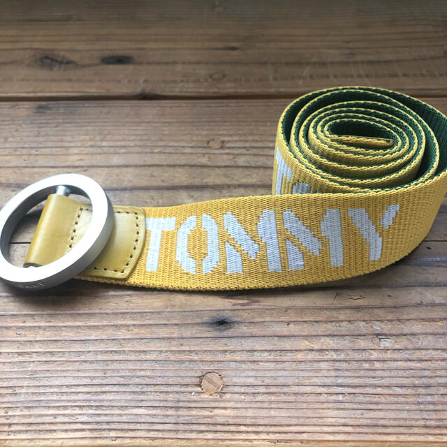 TOMMY(トミー)のTOMMY ベルト　イエロー　グリーン メンズのファッション小物(ベルト)の商品写真