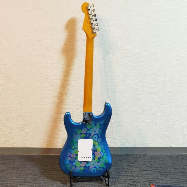 Fender(フェンダー)のフェンダーストラトキャスターブルーフラワー 楽器のギター(エレキギター)の商品写真