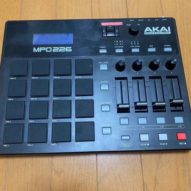 AKAI MPD226 MIDIコントローラー