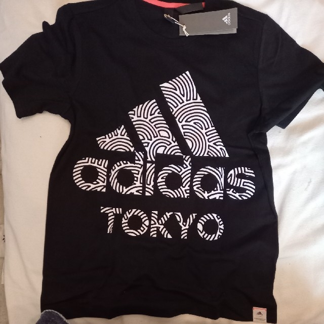 adidas(アディダス)のadidas　メンズTシャツ新品 メンズのトップス(Tシャツ/カットソー(半袖/袖なし))の商品写真