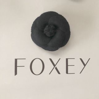 フォクシー(FOXEY)のお値下げ☆美品☆フォクシー☆素敵なカメリアブローチ(ブローチ/コサージュ)