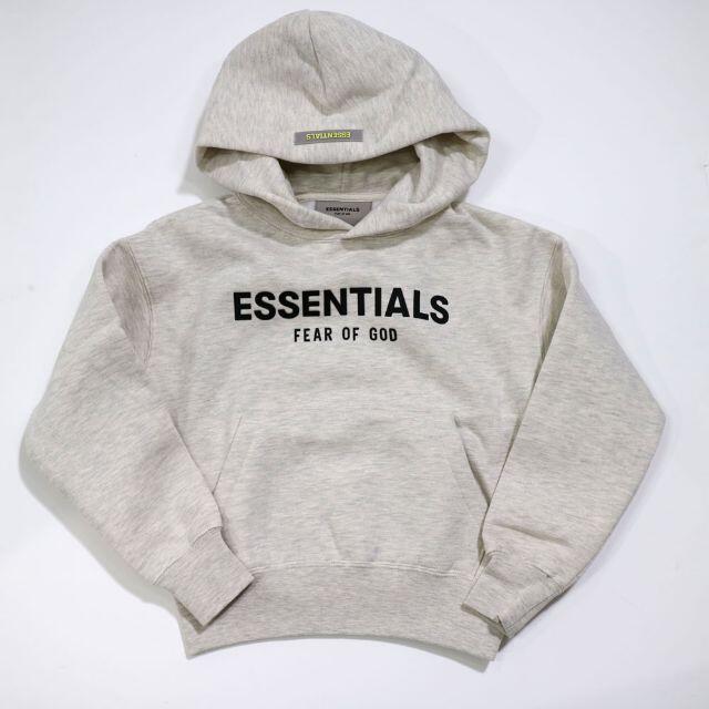 FEAR OF GOD(フィアオブゴッド)の新品☆Fear of God KIDS Essentials キッズフーディー キッズ/ベビー/マタニティのキッズ服男の子用(90cm~)(その他)の商品写真