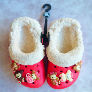 クロックス(crocs)の【送0円】クロックス マンモス ボア キッズ サンダル 14cm ジビッツ付 赤(サンダル)