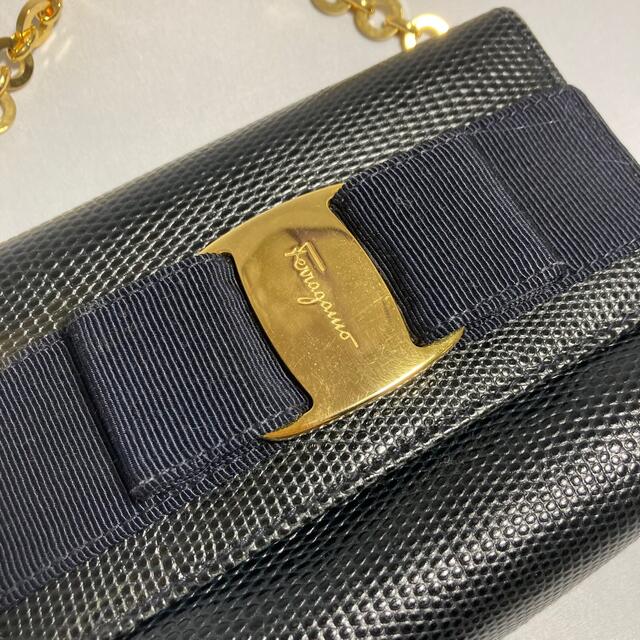 【外観美品】フェラガモ　Ferragamo　チェーン付ショルダーバッグ