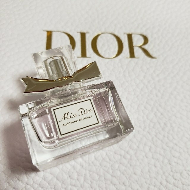 Dior(ディオール)の【新品未使用】Dior　香水　ミニボトル　ミスディオール コスメ/美容の香水(香水(女性用))の商品写真