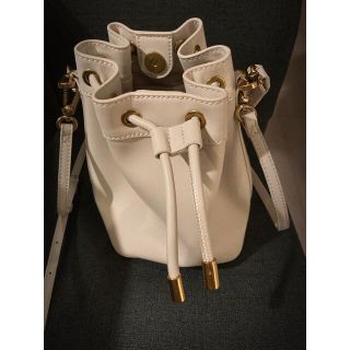 チャールズアンドキース(Charles and Keith)のチャールズアンドキース　巾着バッグ(ショルダーバッグ)