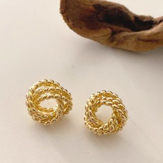 大ぶり ゴールド ピアス ビンテージ 韓国 アクセサリー 金 ワンポイント(ピアス)