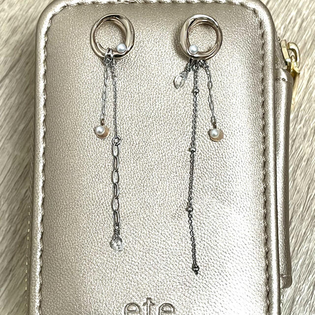 ete(エテ)のete アバウトムーン　ループイヤリング レディースのアクセサリー(イヤリング)の商品写真