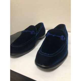 ジミーチュウ(JIMMY CHOO)の【JIMMY CHOO】ジミーチュウ　ベロアビットローファー　ネイビー(スリッポン/モカシン)