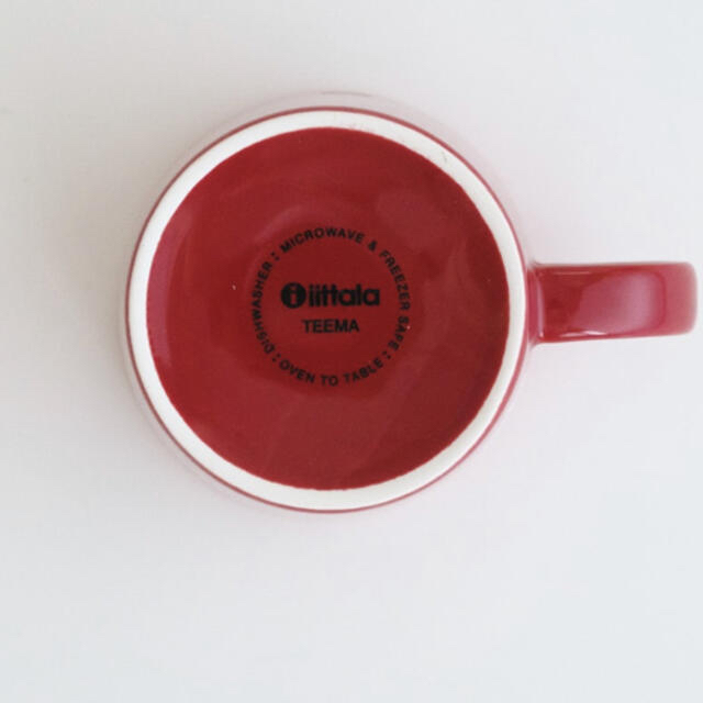 iittala(イッタラ)の新品未使用 イッタラ ティーマ マグカップ レッド 1つ インテリア/住まい/日用品のキッチン/食器(食器)の商品写真
