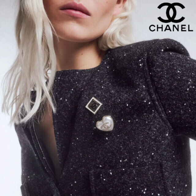 CHANEL❤️新品未使用💙完売  CCスクエア🧡2個セット❤️ピンブローチ