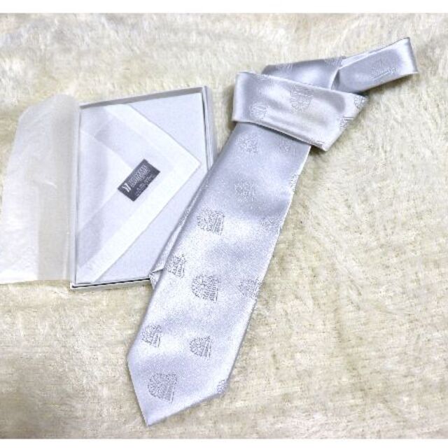 チロル様専用  白ハンカチ メンズのファッション小物(ネクタイ)の商品写真