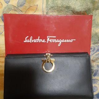 フェラガモ(Ferragamo)のフェラガモ　マットブラック　長財布　Ferragamo(財布)