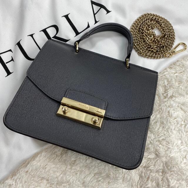 Furla(フルラ)の✨美品✨ FURLA フルラ　ジュリア　JULIA 金チェーン　ハンドバッグ レディースのバッグ(ショルダーバッグ)の商品写真