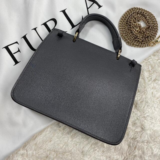 Furla(フルラ)の✨美品✨ FURLA フルラ　ジュリア　JULIA 金チェーン　ハンドバッグ レディースのバッグ(ショルダーバッグ)の商品写真