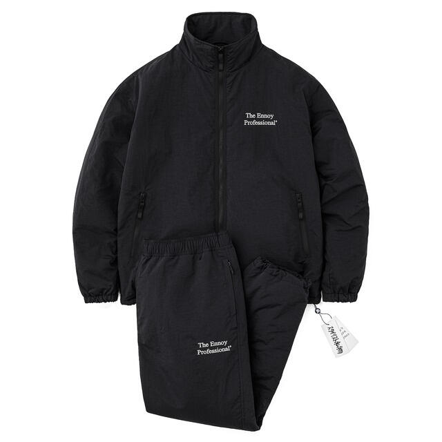 エンノイとスタイリスト私物のNYLON PADDED JACKET＋PANTS