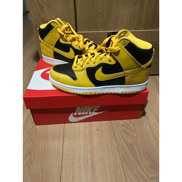 NIKE(ナイキ)のNIKE DUNK HIGH BLACK/VARSITY MAIZE26.5cm メンズの靴/シューズ(スニーカー)の商品写真